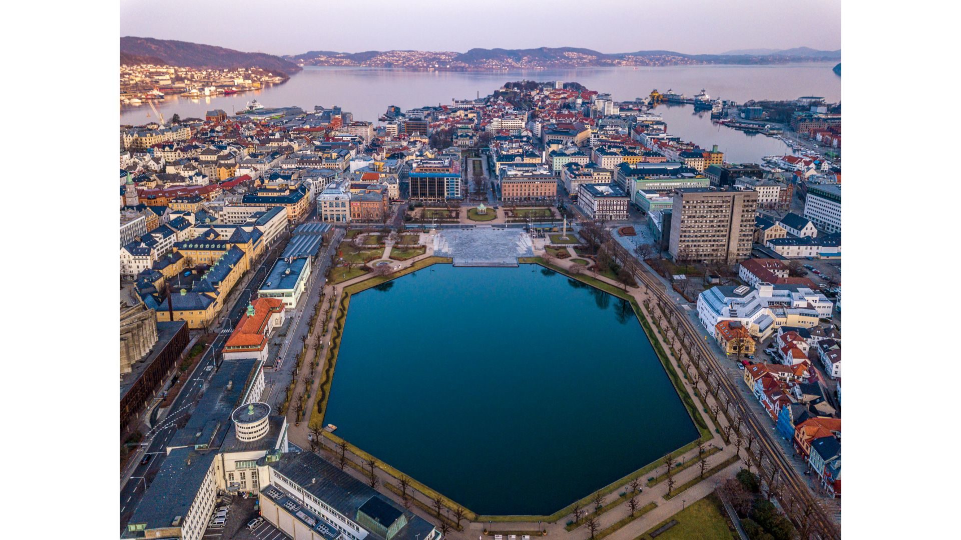 Kuva Bergenin satamasta Norjasta